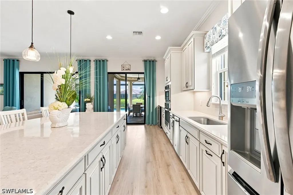8386 Viale Circle Naples FL 34114