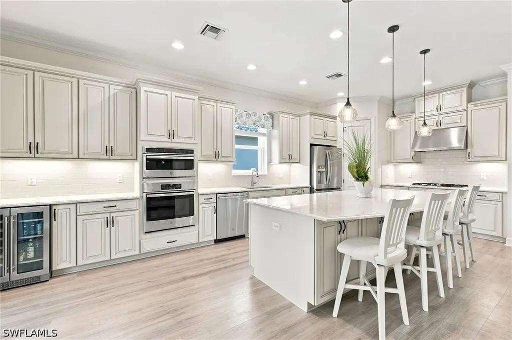 8386 Viale Circle Naples FL 34114