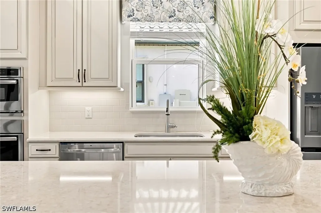 8386 Viale Circle Naples FL 34114