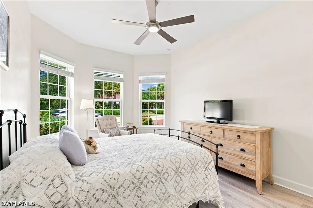 8386 Viale Circle Naples FL 34114