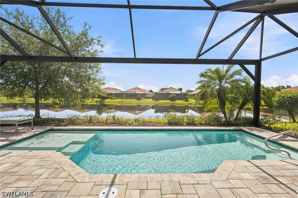 8386 Viale Circle Naples FL 34114