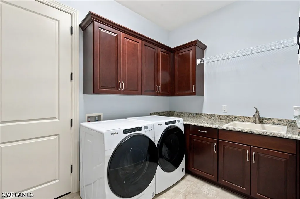 8386 Viale Circle Naples FL 34114