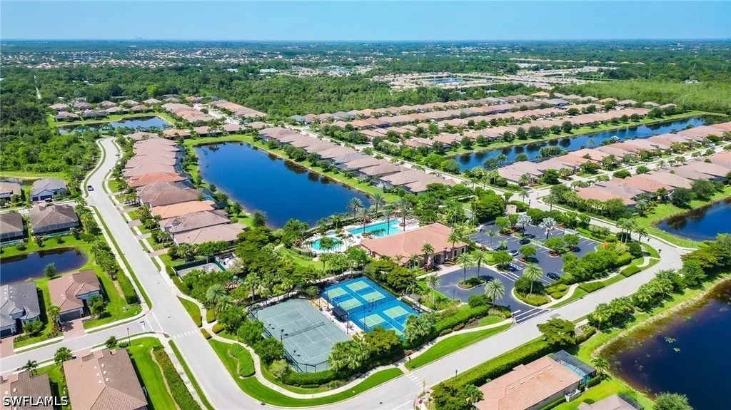 8386 Viale Circle Naples FL 34114