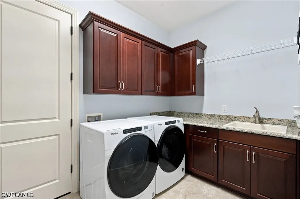 8386 Viale Circle Naples FL 34114
