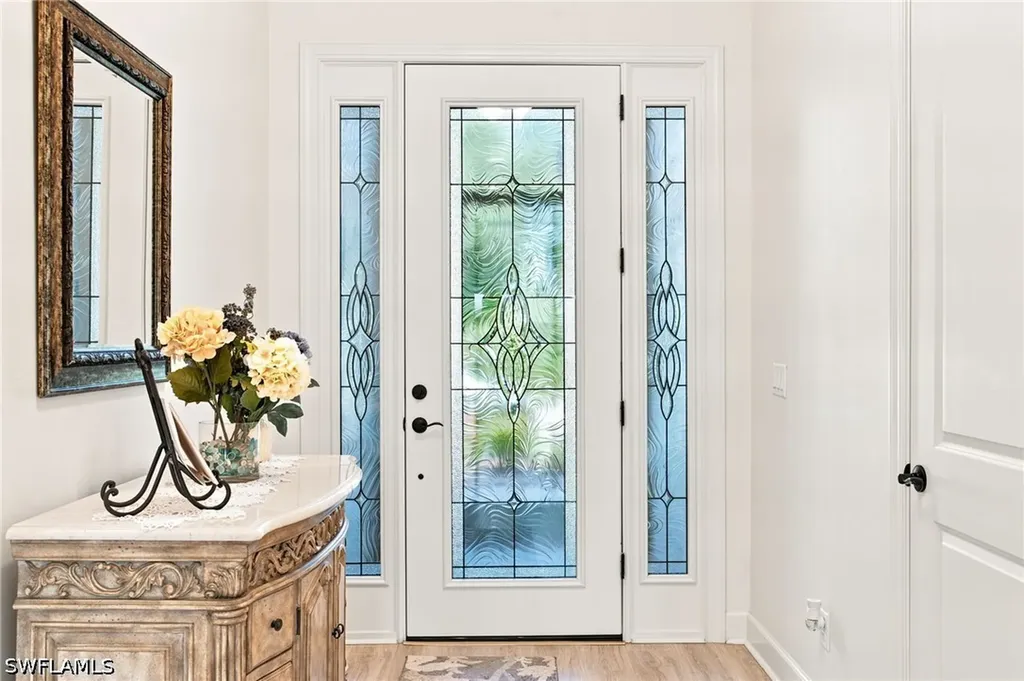 8386 Viale Circle Naples FL 34114