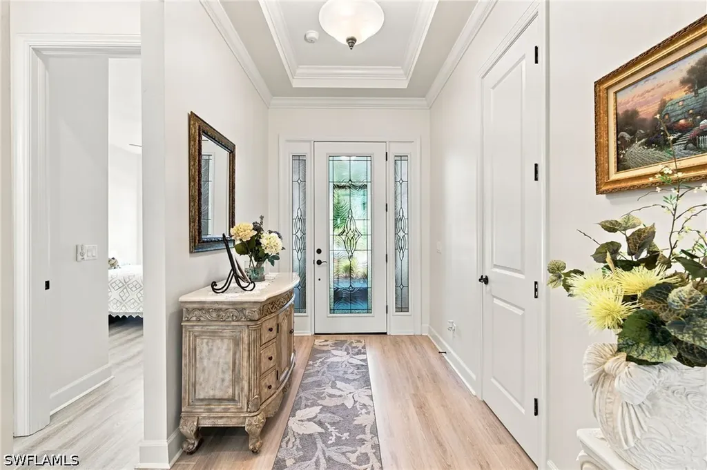 8386 Viale Circle Naples FL 34114
