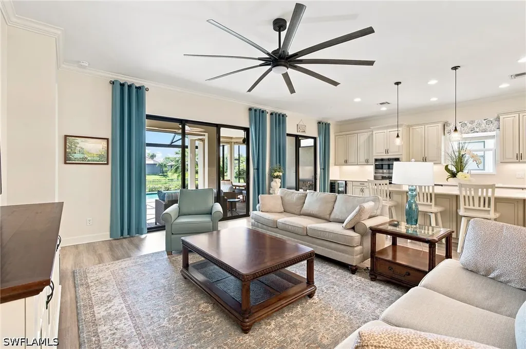8386 Viale Circle Naples FL 34114