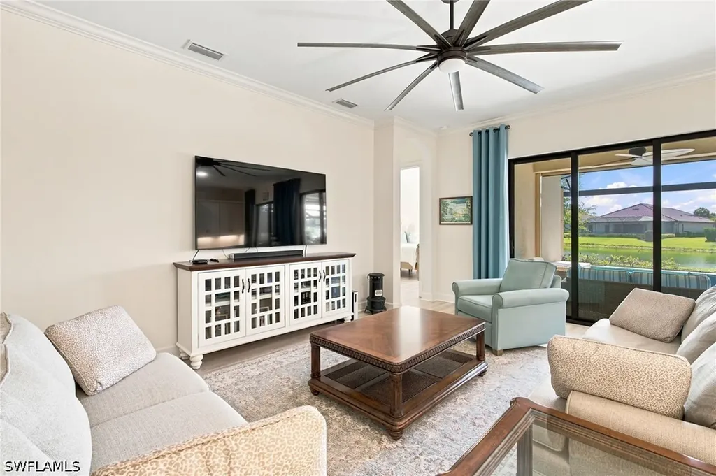 8386 Viale Circle Naples FL 34114