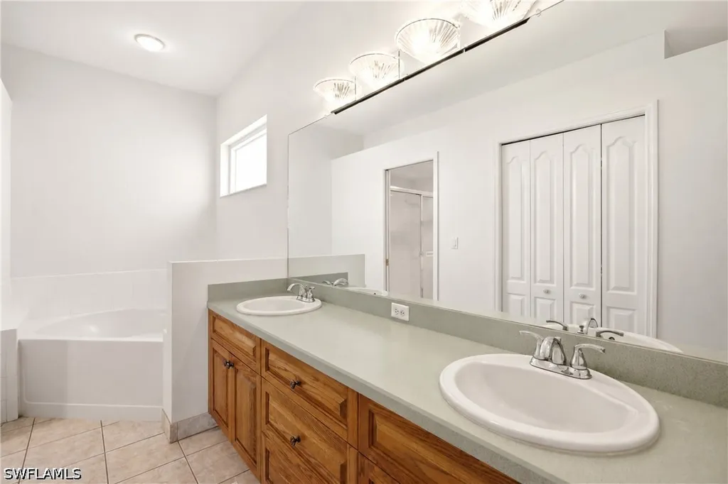 25521 Inlet Way Court Bonita Springs FL 34135