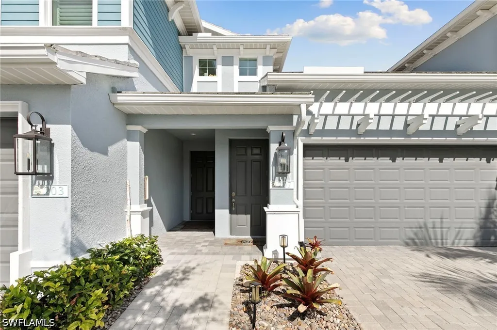 2567 Seychelles Drive Naples FL 34112