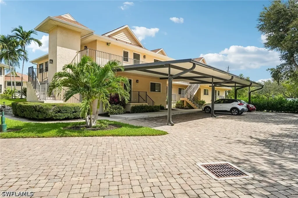 1100 9th Street S Naples FL 34102