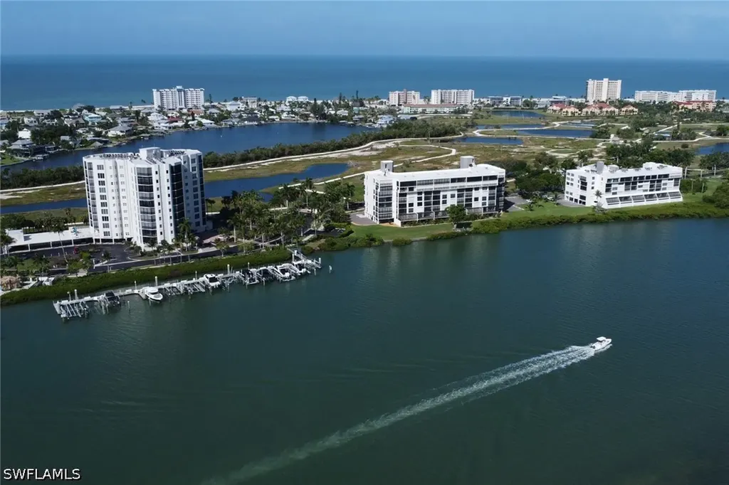 Fort Myers Beach FL, 4198 Bay Beach Lane, Unit 113