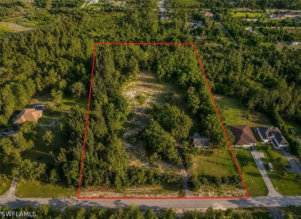 3420 6th Avenue NE Naples FL 34120