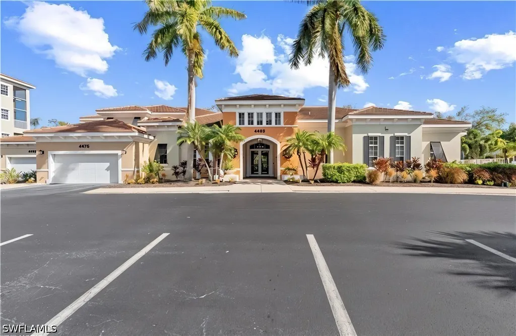 4450 Botanical Place #106 Naples FL 34112