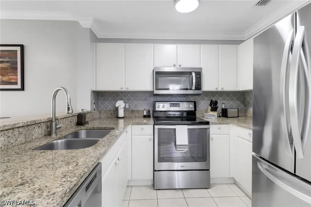 4450 Botanical Place #106 Naples FL 34112