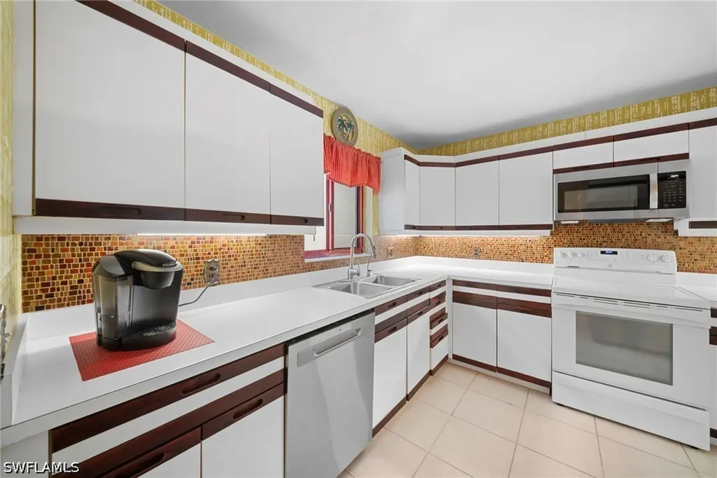 758 Eagle Creek Drive Naples FL 34113