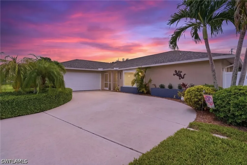 2233 SW 12th Place Cape Coral FL 33991