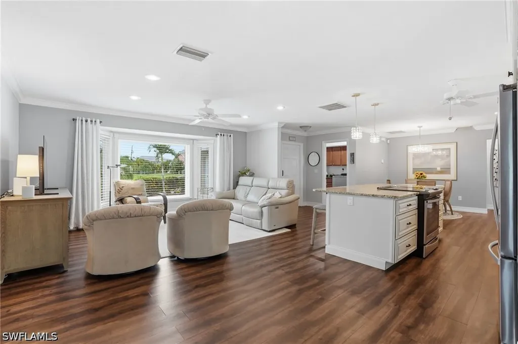 2233 SW 12th Place Cape Coral FL 33991