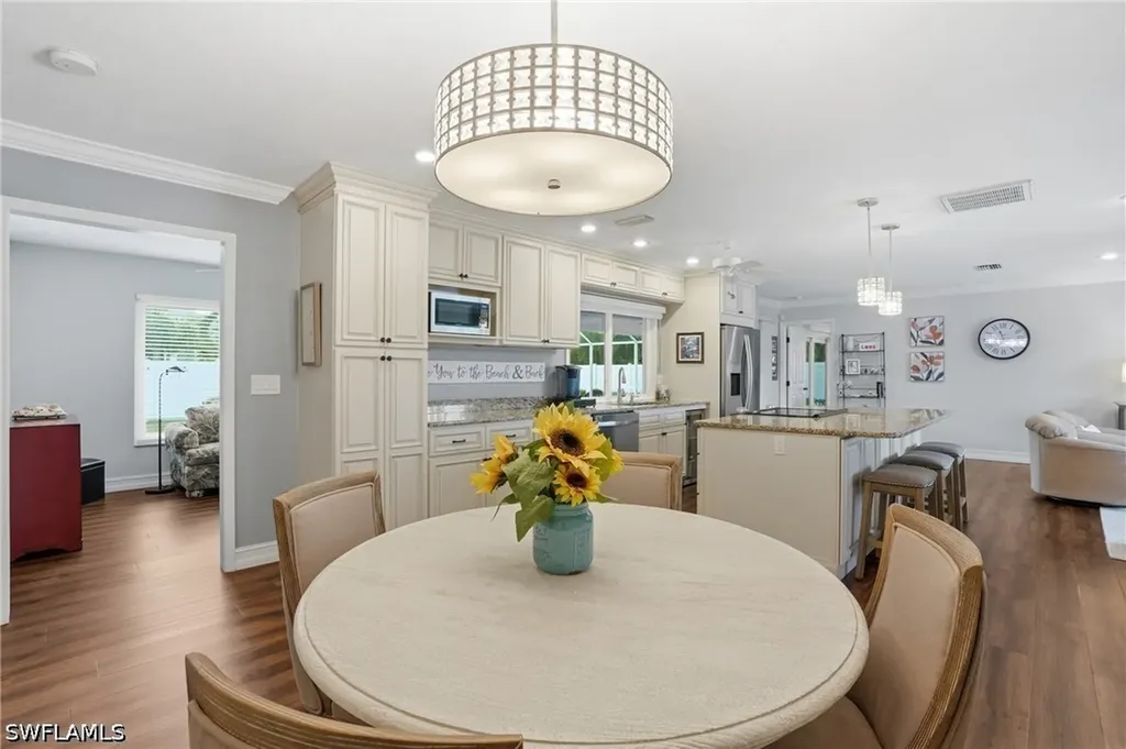 2233 SW 12th Place Cape Coral FL 33991