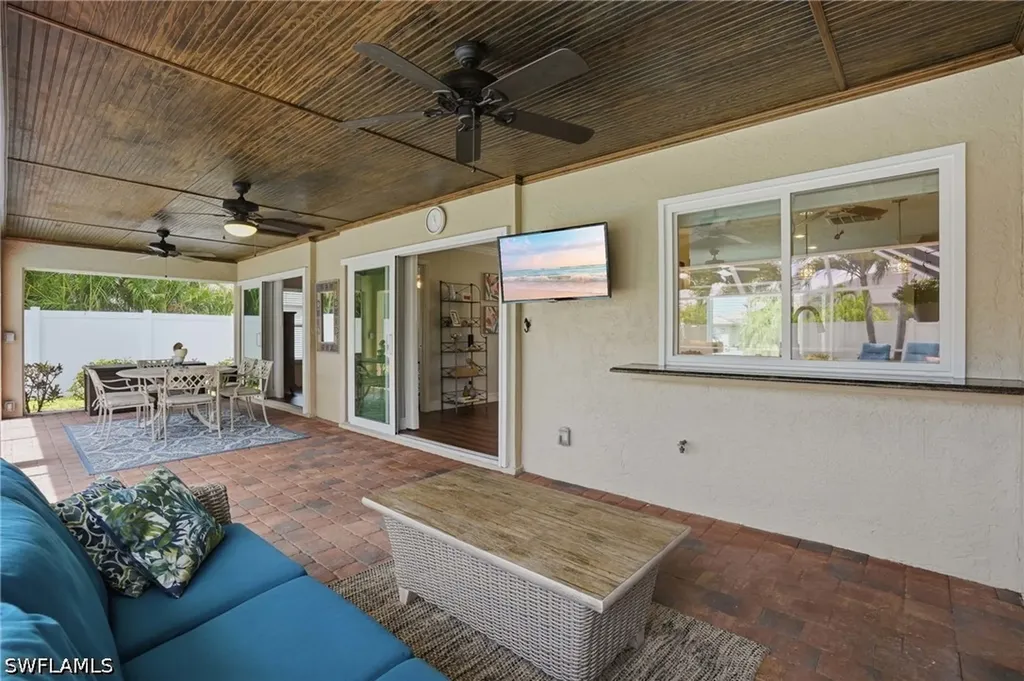 2233 SW 12th Place Cape Coral FL 33991