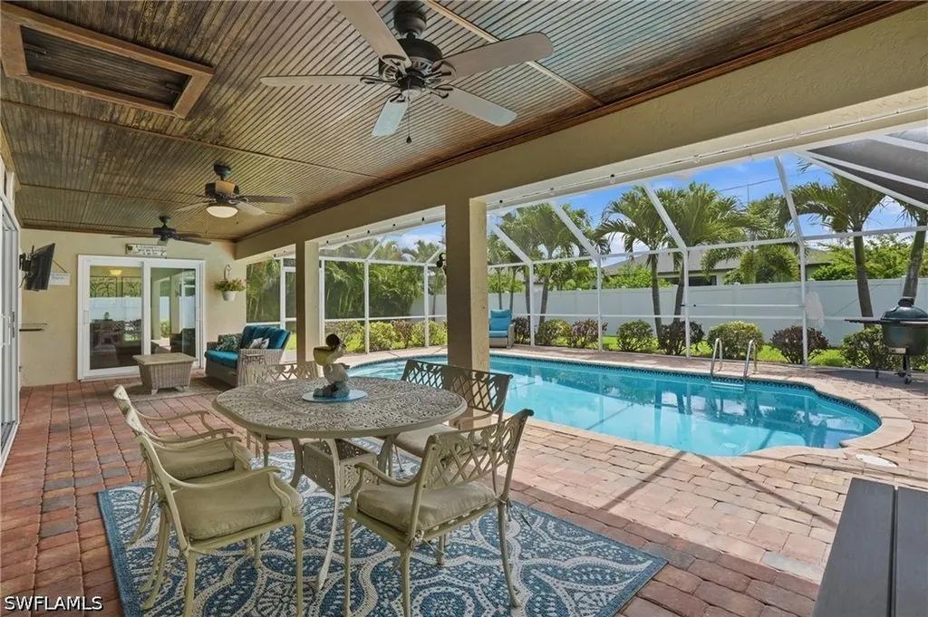 2233 SW 12th Place Cape Coral FL 33991