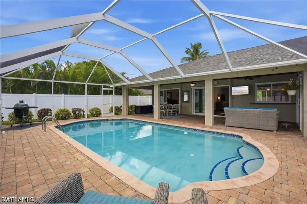 2233 SW 12th Place Cape Coral FL 33991