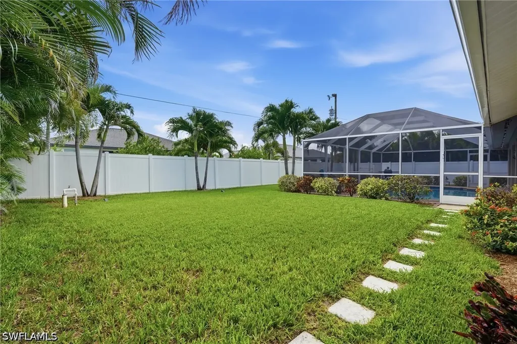 2233 SW 12th Place Cape Coral FL 33991