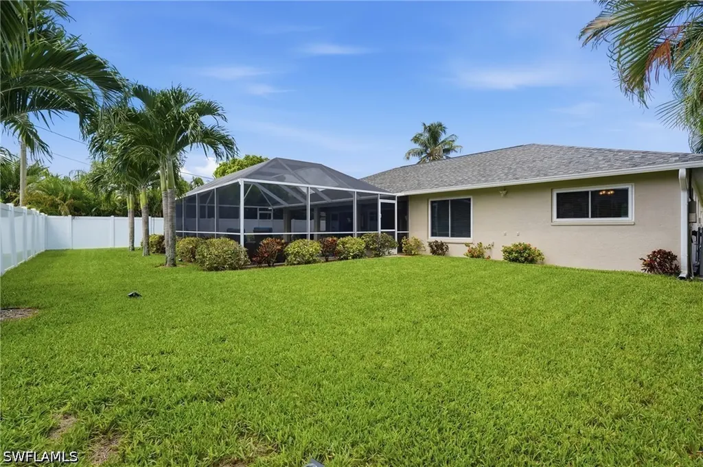 2233 SW 12th Place Cape Coral FL 33991