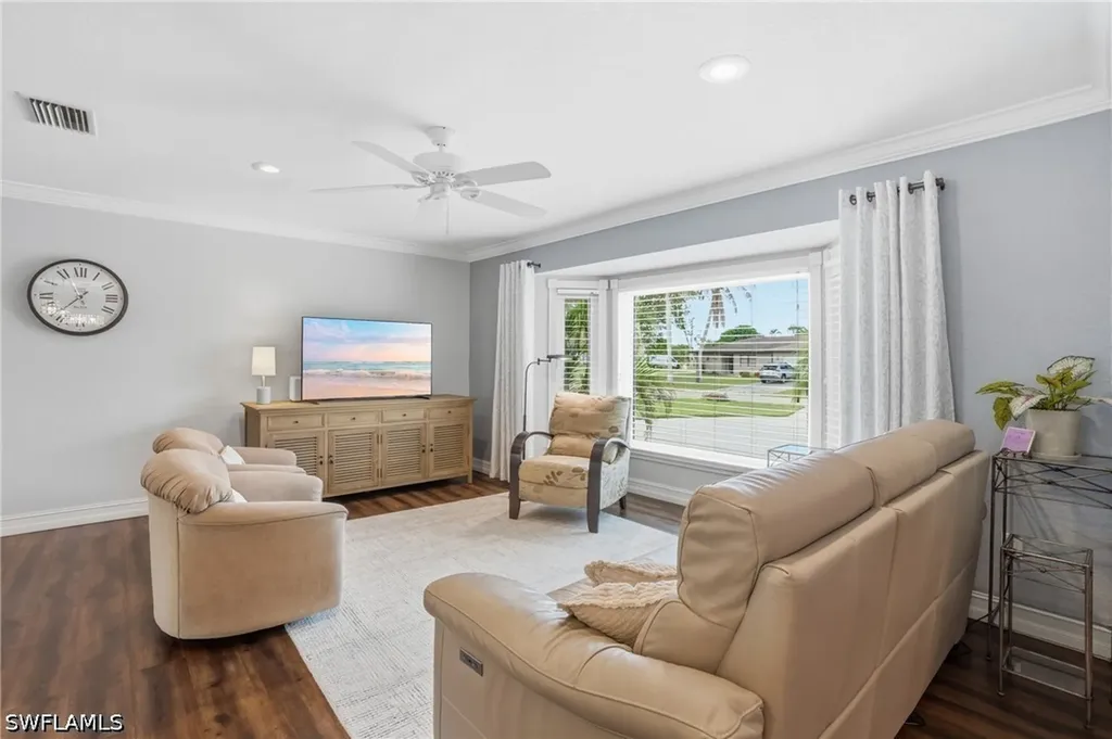 2233 SW 12th Place Cape Coral FL 33991