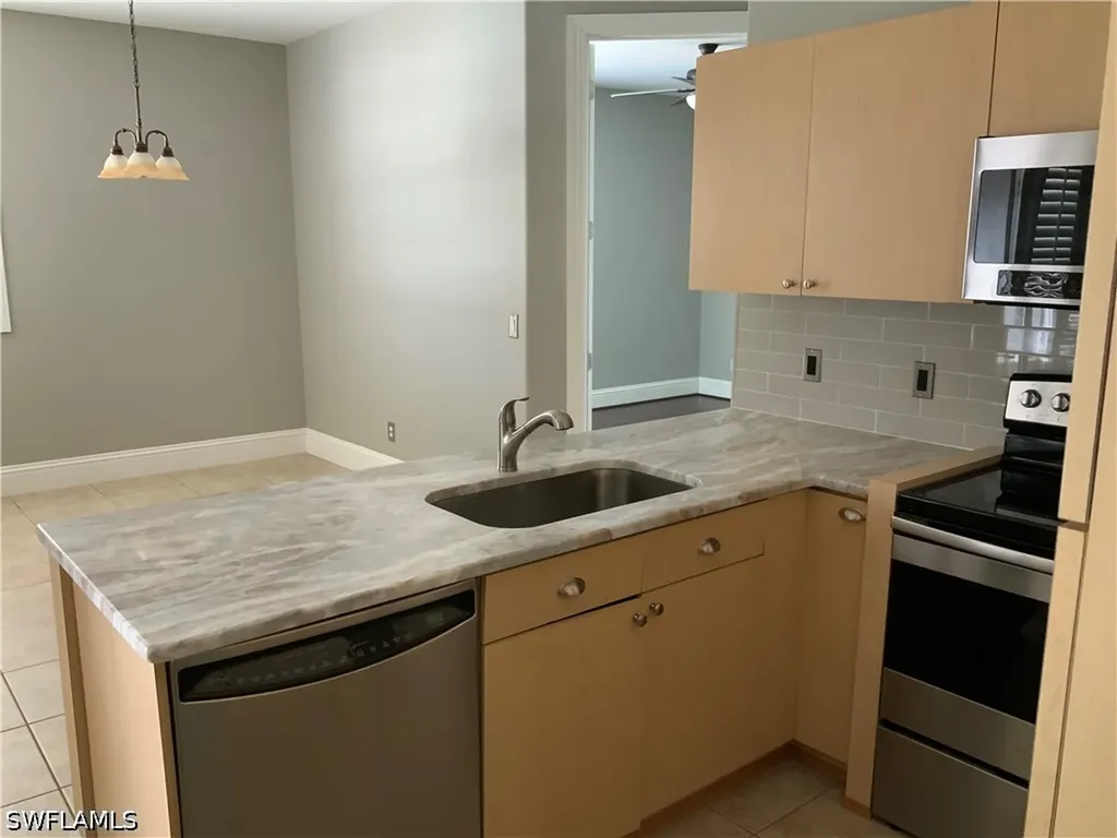 2715 SW 2nd Place Cape Coral FL 33914