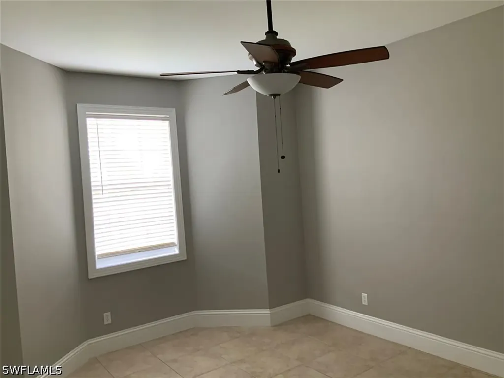 2715 SW 2nd Place Cape Coral FL 33914