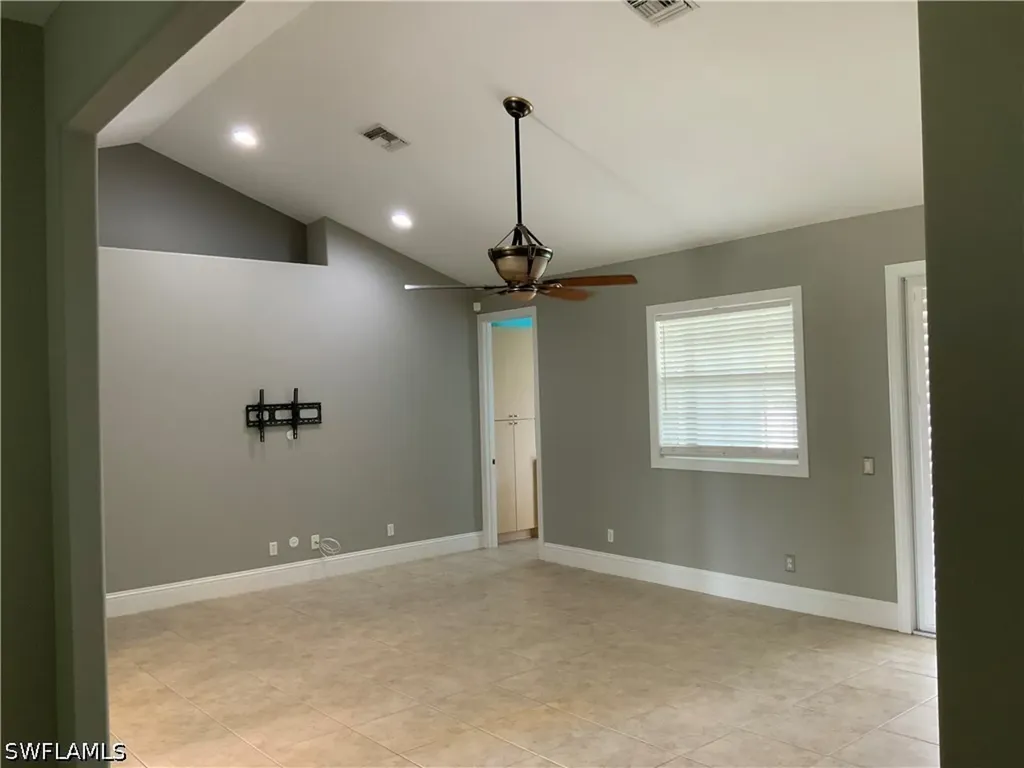 2715 SW 2nd Place Cape Coral FL 33914