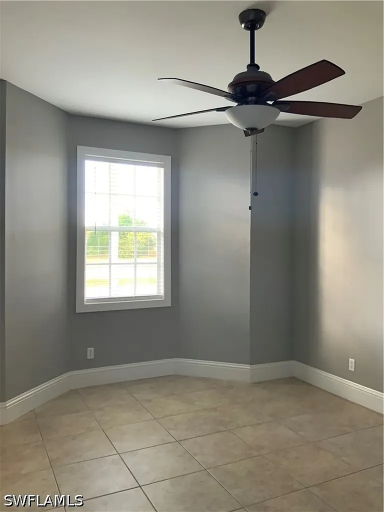 2715 SW 2nd Place Cape Coral FL 33914
