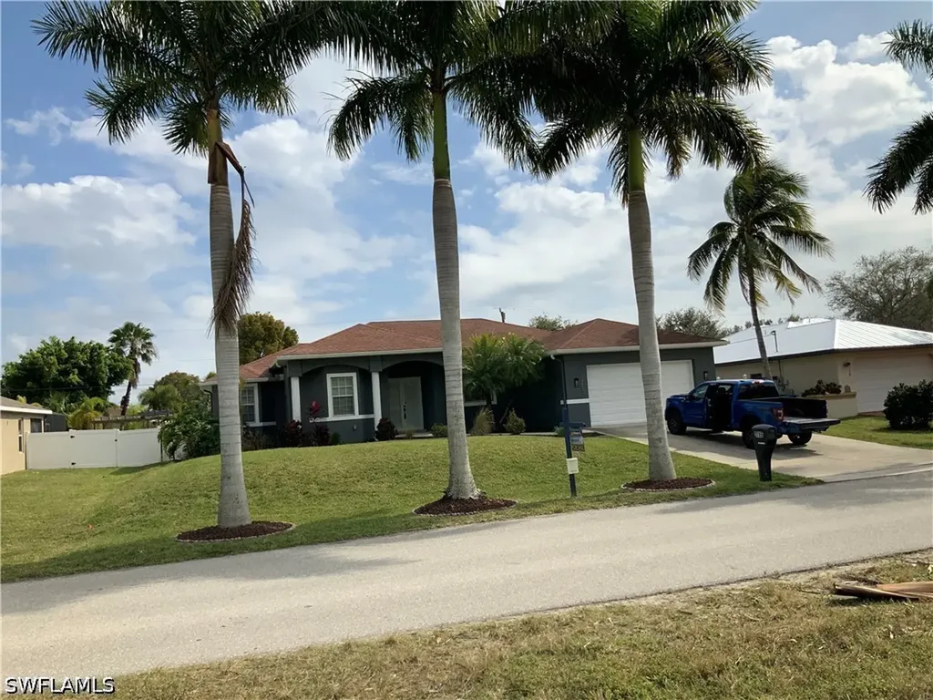 2715 SW 2nd Place Cape Coral FL 33914