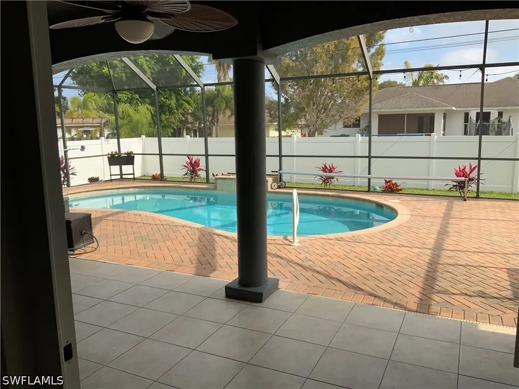 2715 SW 2nd Place Cape Coral FL 33914