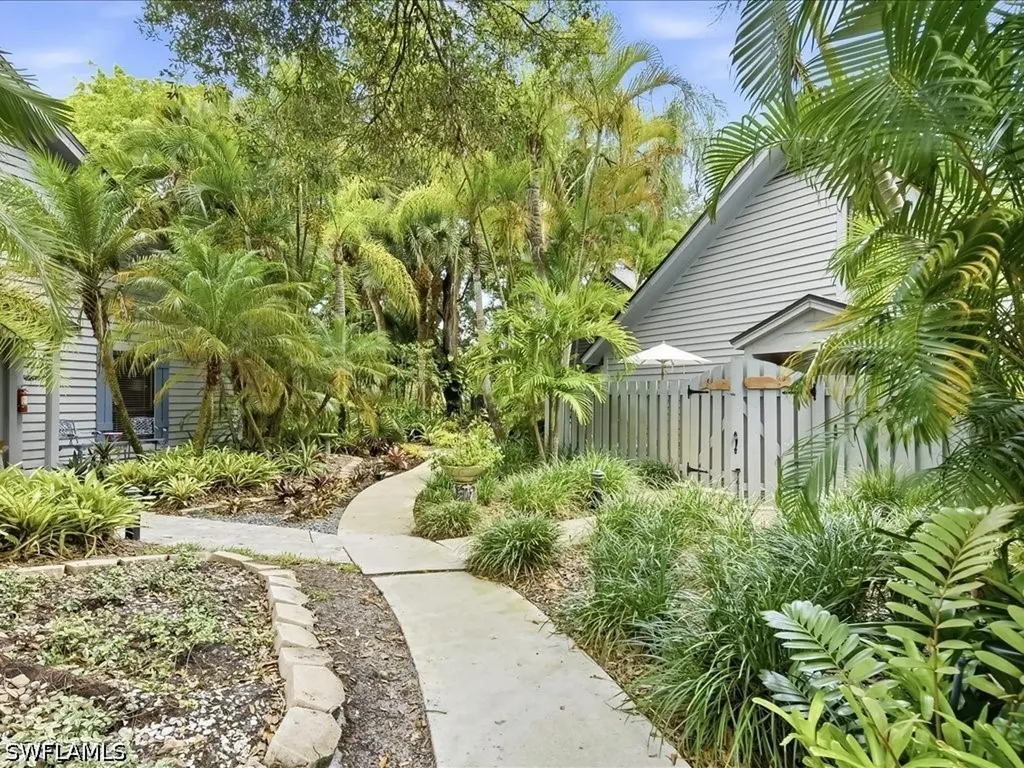 1337 Solana Road Naples FL 34103