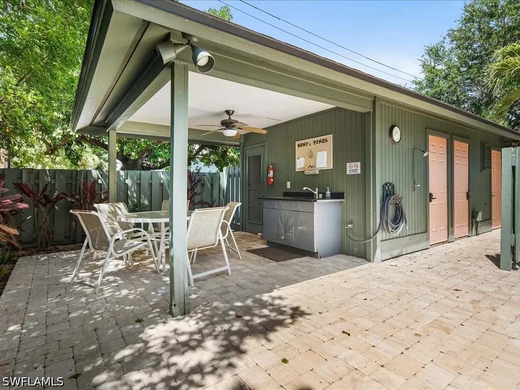 1337 Solana Road Naples FL 34103
