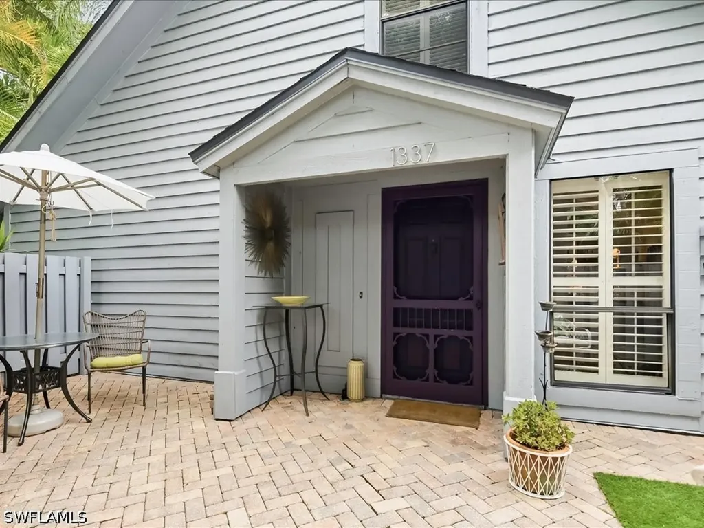 1337 Solana Road Naples FL 34103