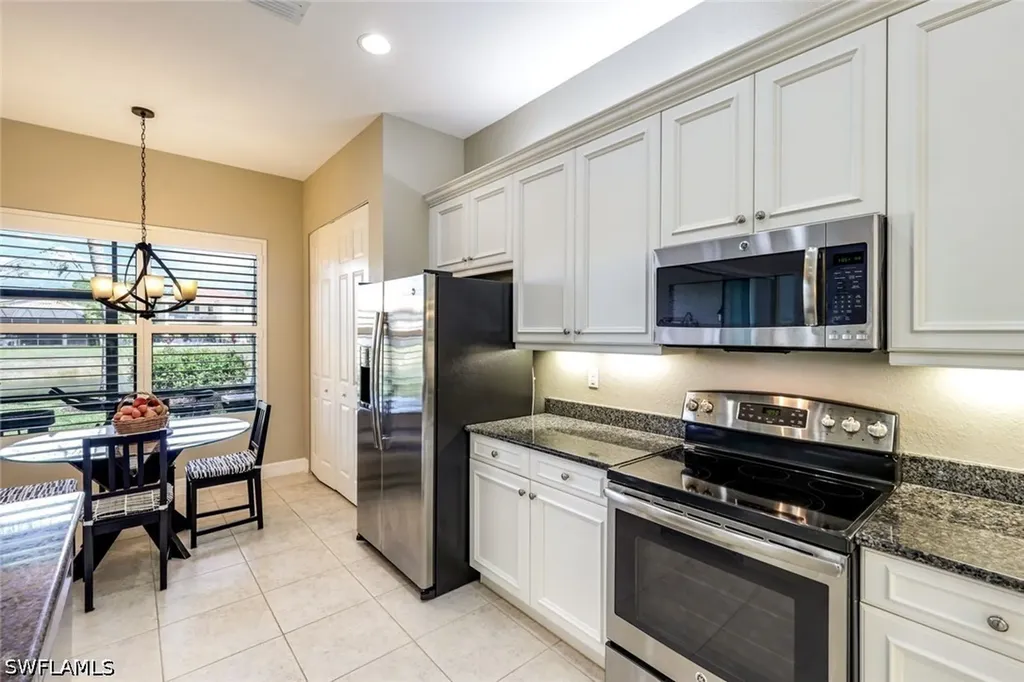 3224 Pacific Drive Naples FL 34119