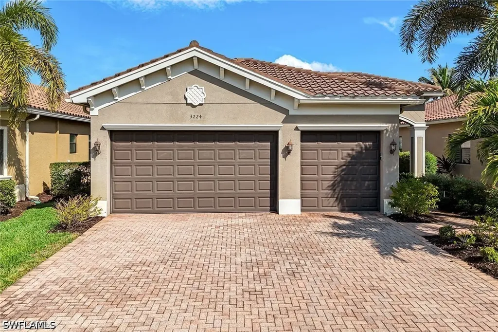 3224 Pacific Drive Naples FL 34119