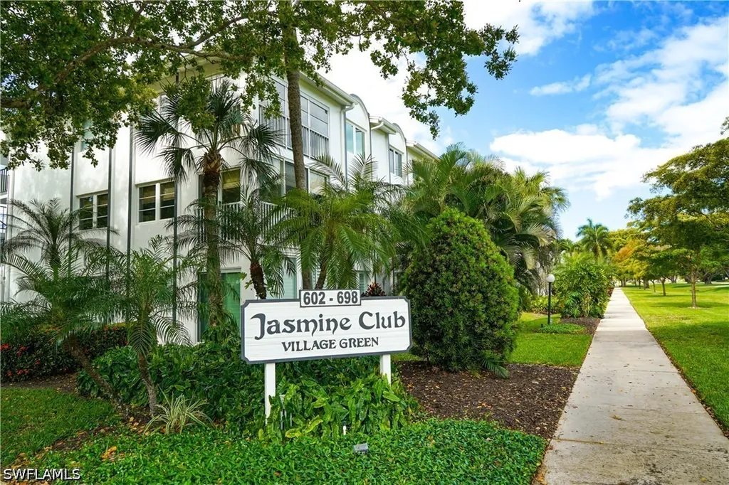 638 Broad Avenue S Naples FL 34102