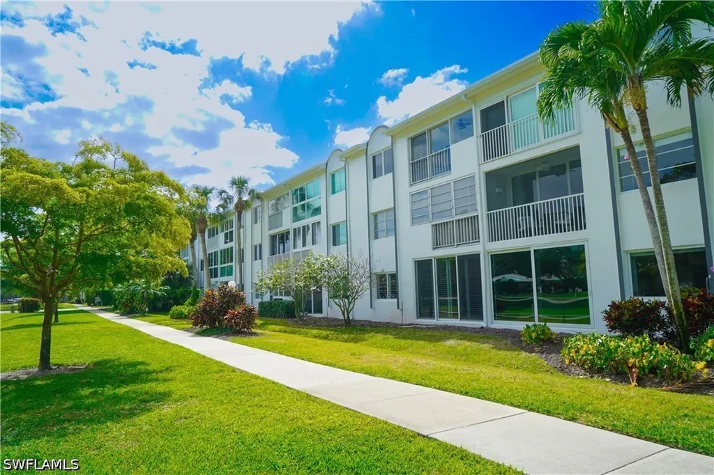 638 Broad Avenue S Naples FL 34102