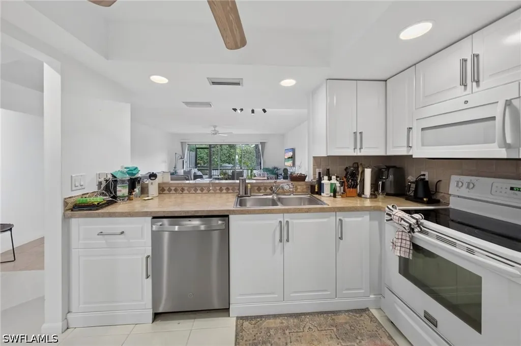 823 Meadowland Drive Naples FL 34108