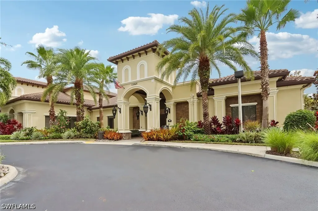 13783 Luna Drive Naples FL 34109