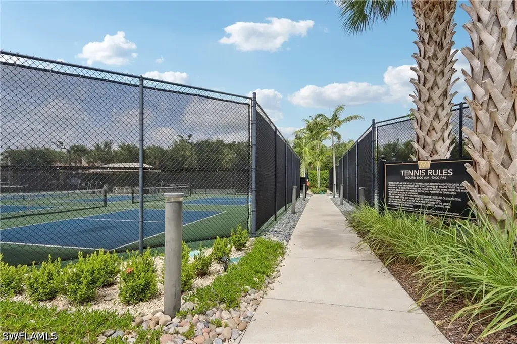 13783 Luna Drive Naples FL 34109