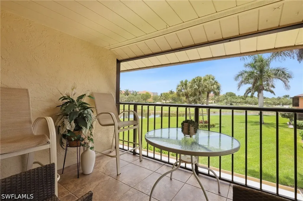 1526 Mainsail Drive Naples FL 34114