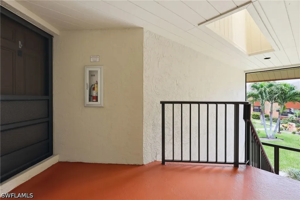 1526 Mainsail Drive Naples FL 34114