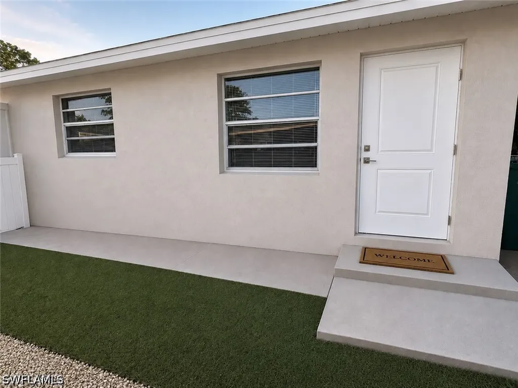 5317 Fleming Street Naples FL 34113
