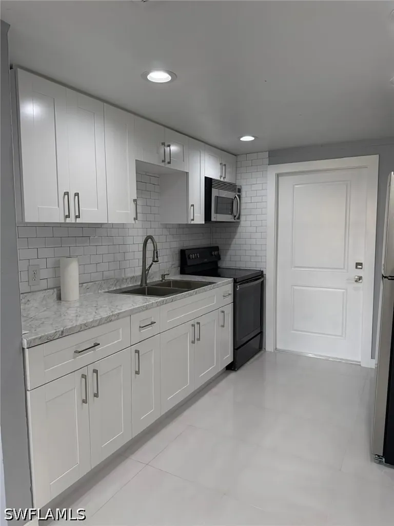5317 Fleming Street Naples FL 34113