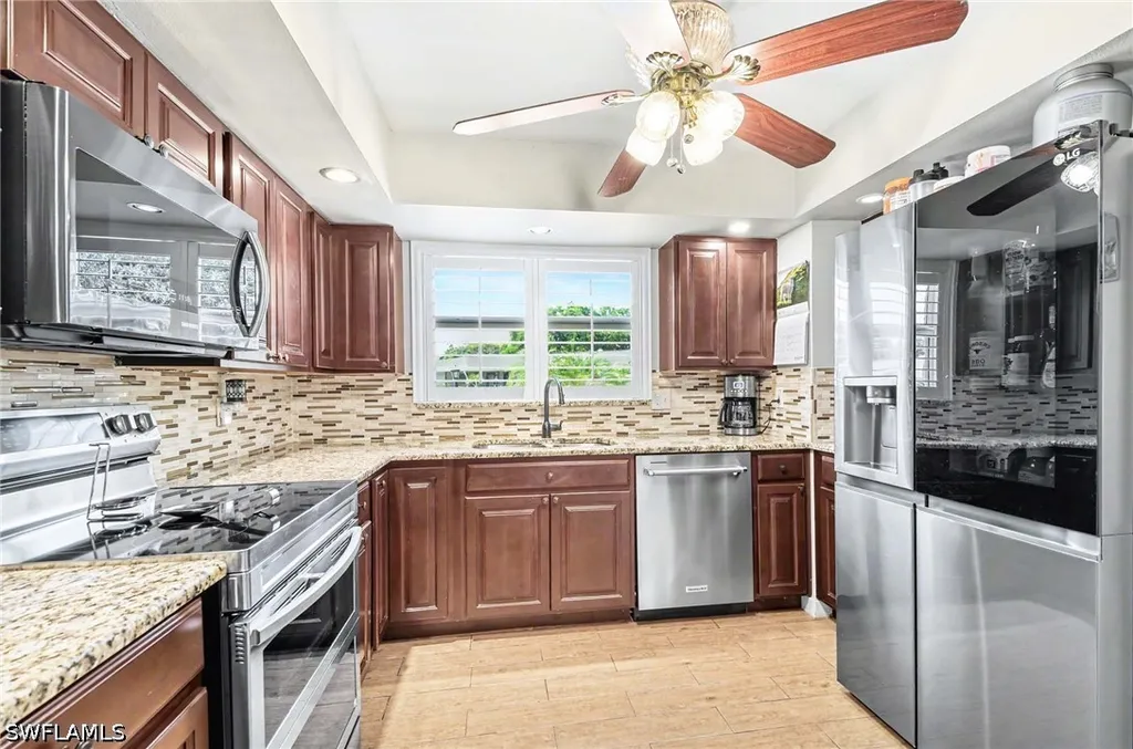 20 Maui Circle Naples FL 34112